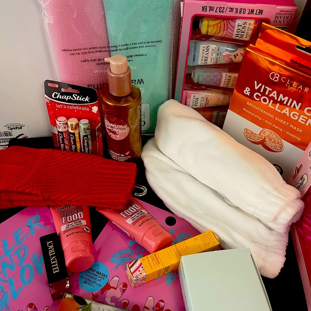 Mix of beauty products and accessories.